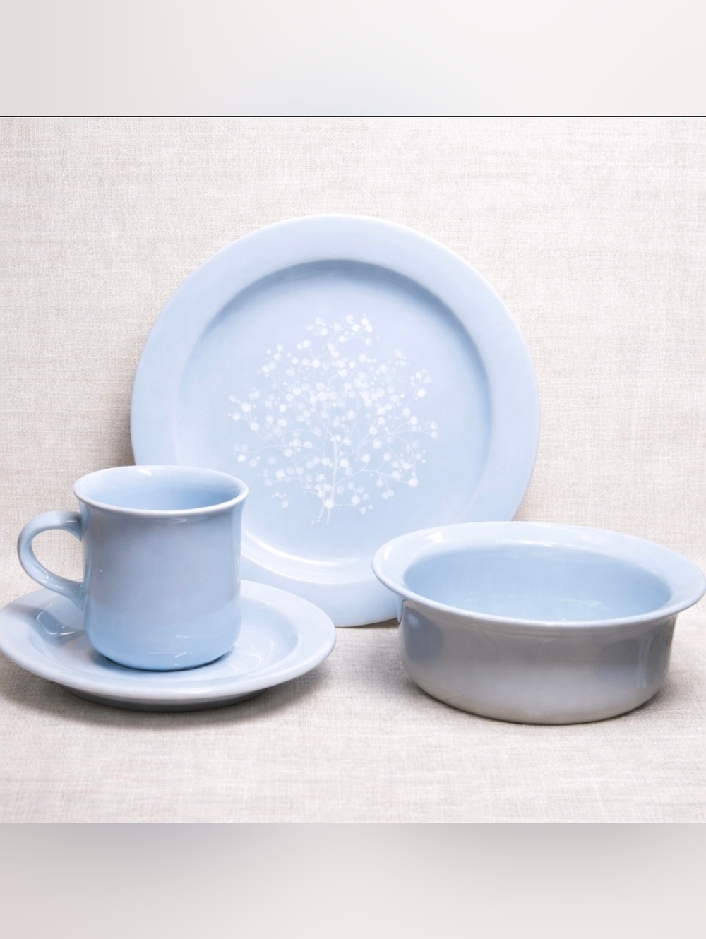 Pfaltzgraff Essence Replacement Set Blue Floral Bowl Salad Plate Cup Saucer VTG